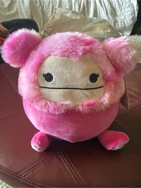 Squishmallow Hailey Kellytoy Pink Plush Round Character with Cream Face 9”